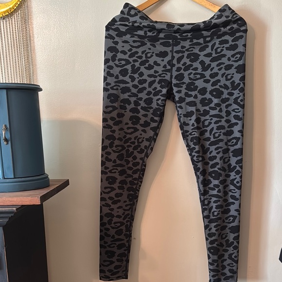 🖤🐨🐄🐧3 Stylish Black and Gray Leggings - Picture 4 of 10